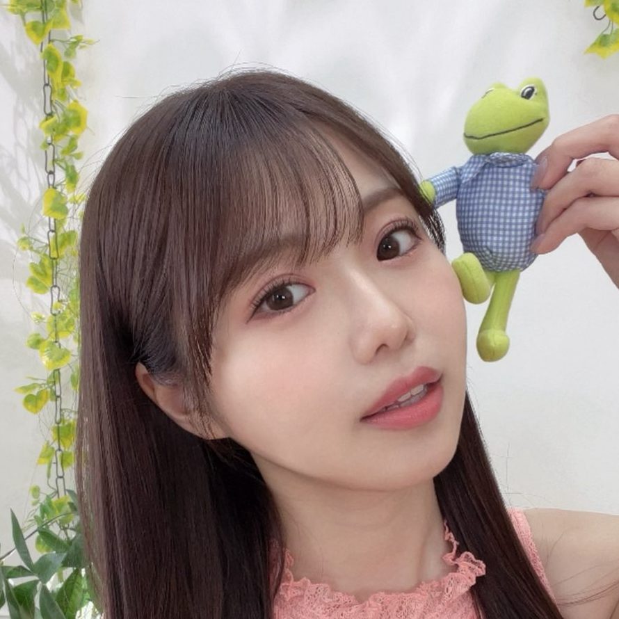 早坂ひめ プロフィール＆AVレビュー。美巨乳ボディのTikToker