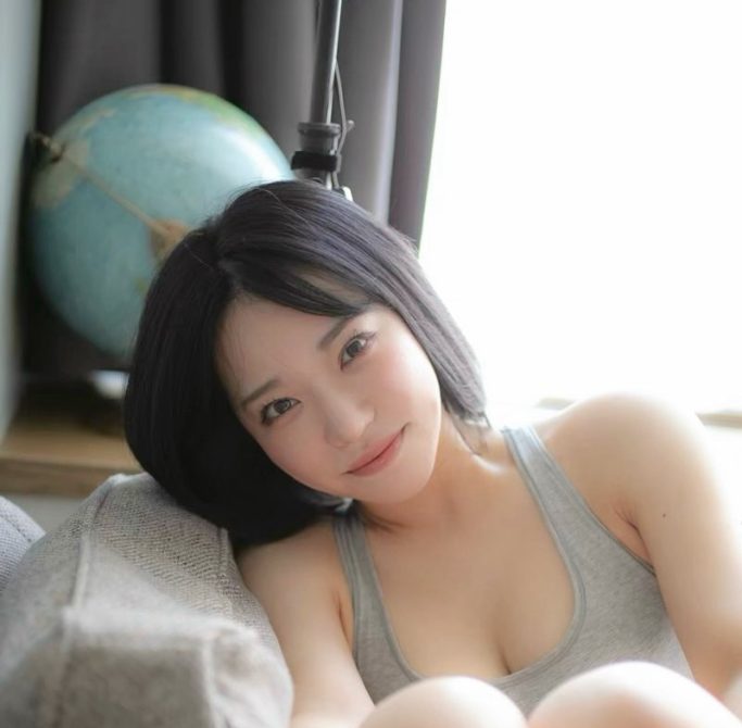 音無鈴 プロフィール&AVレビュー 上流階級の純白娘が痙攣イキ連発!